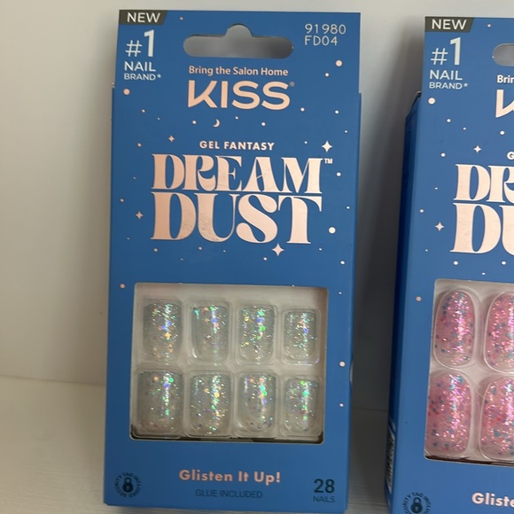 Kiss nails.  Two short, one medium.   NEW - Picture 5 of 7